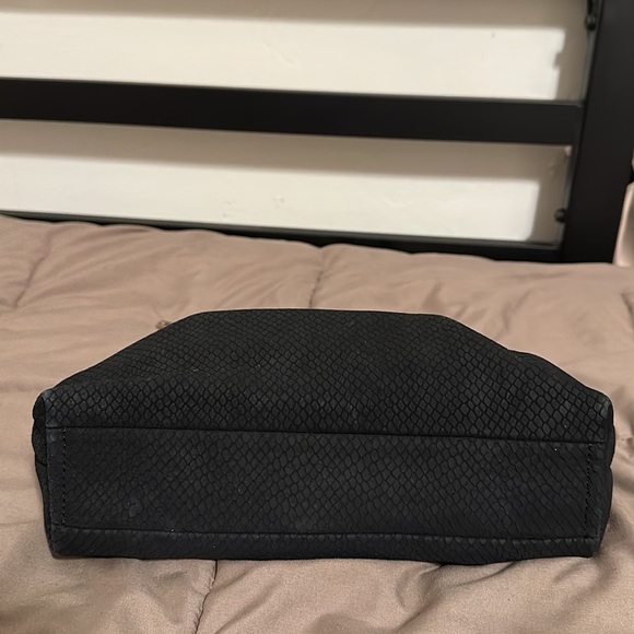 Kate Spade snake print Clutch - Picture 5 of 8